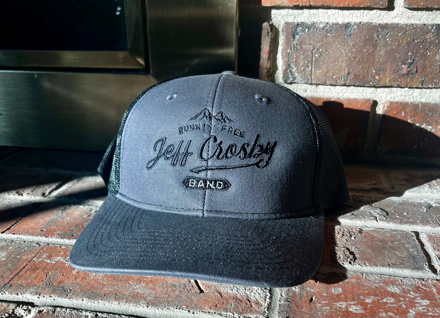 Runnin' Free Hat Gray w/Black Mesh